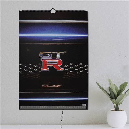 ChromeCars® Wandkalender - Nissan Skyline R34 GT-R V-spec MNPII - 2025 (DIN A2)